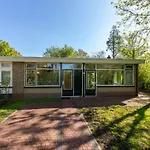 Beautiful Bungalow With Garden